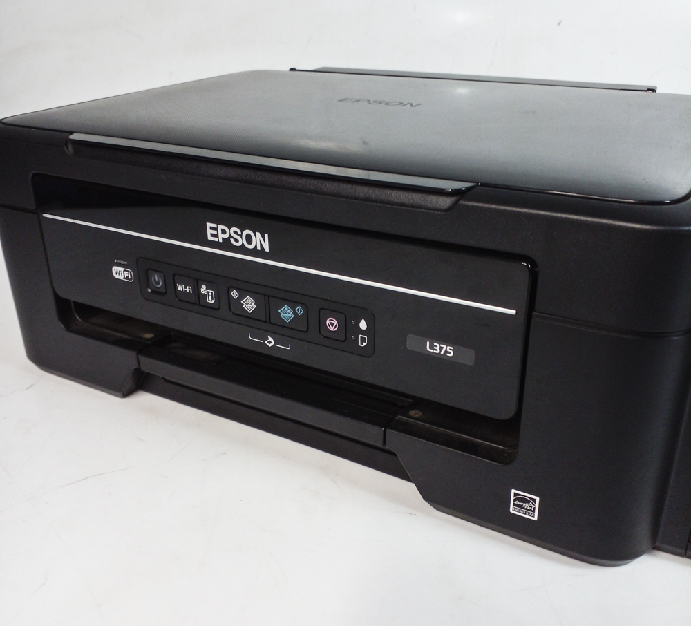 Dos piezas: Impresora EPSON modelo L375, con cable de corriente, ( prende,  no se probo su funcionami