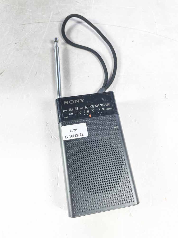 Sony ICFP26 Radio AM/FM portátil (Negra)